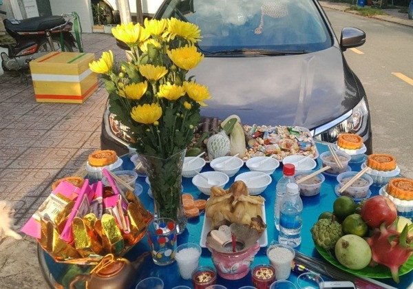 Tâm linh quan trọng hơn chi phí khi cúng xe, tuy nhiên việc xem ngày cúng xe theo tuổi vẫn cần được thực hiện cẩn thận.