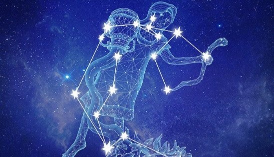 Cặp đôi Bảo Bình nắm tay nhau thể hiện sự gắn kết trong tình yêu