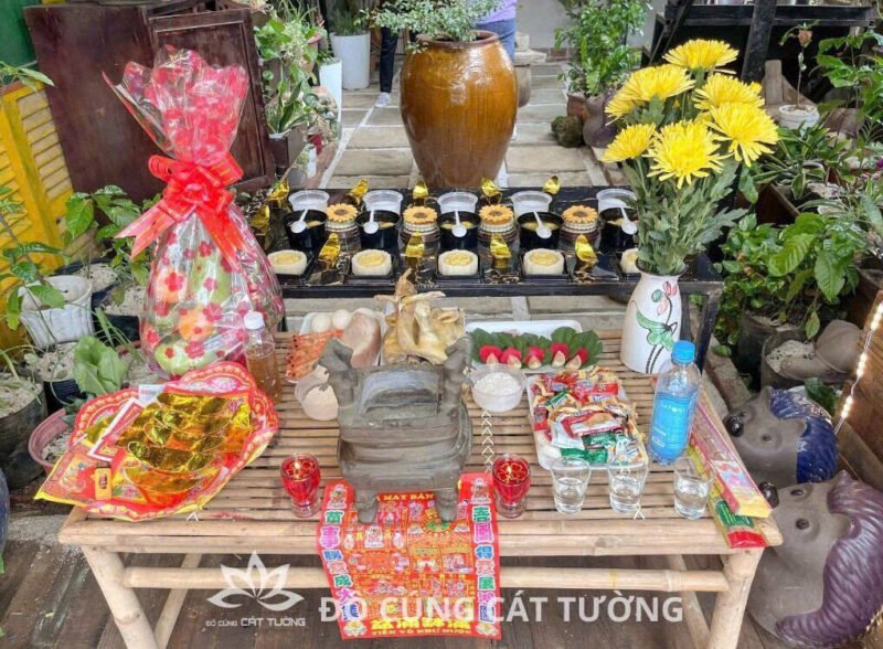 Lễ vật cúng động thổ được bày trí trang trọng trên mâm