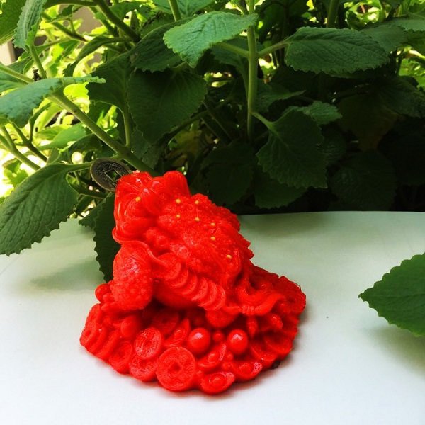 Thiềm thừ màu đỏ tượng trưng cho may mắn của mệnh Hỏa