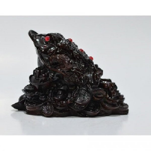 Tượng thiềm thừ màu đen chiêu tài cho người mệnh Mộc