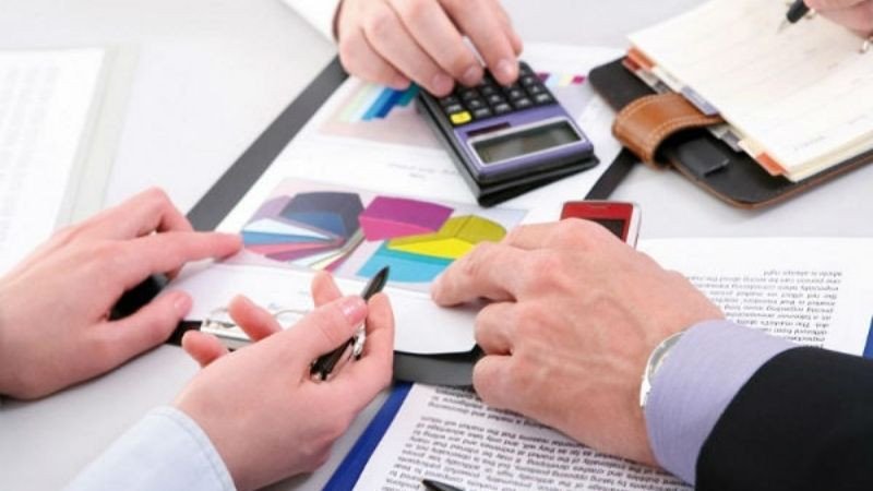 Người Xử Nữ chuẩn bị mâm lễ vật chu đáo