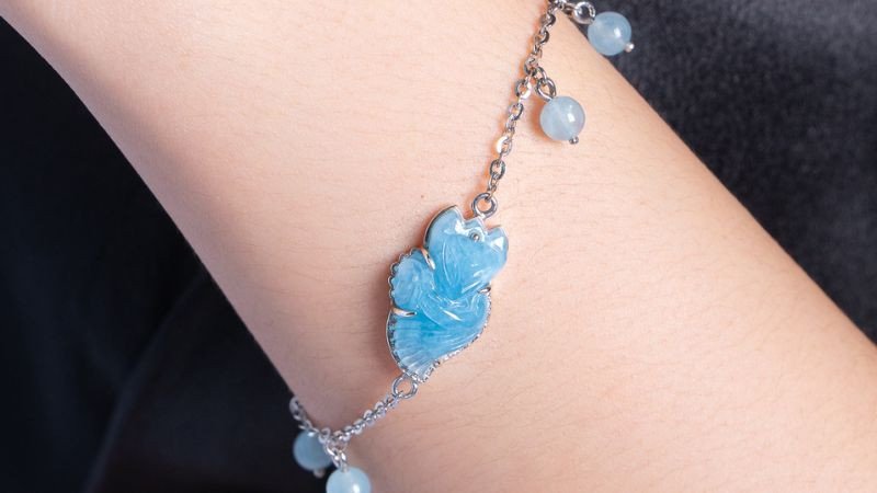 Vòng tay Hồ Ly giúp Bính Tý 1996 thu hút tình duyên