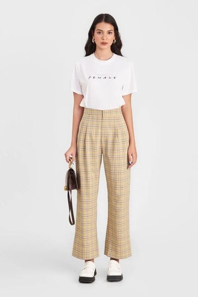 Vẻ đẹp tươi sáng của màu vàng, mang lại hạnh phúc và năng lượng cho người tuổi 1985.