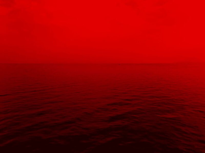 Vật phẩm phong thủy màu đỏ mang lại may mắn cho tuổi Giáp Thìn