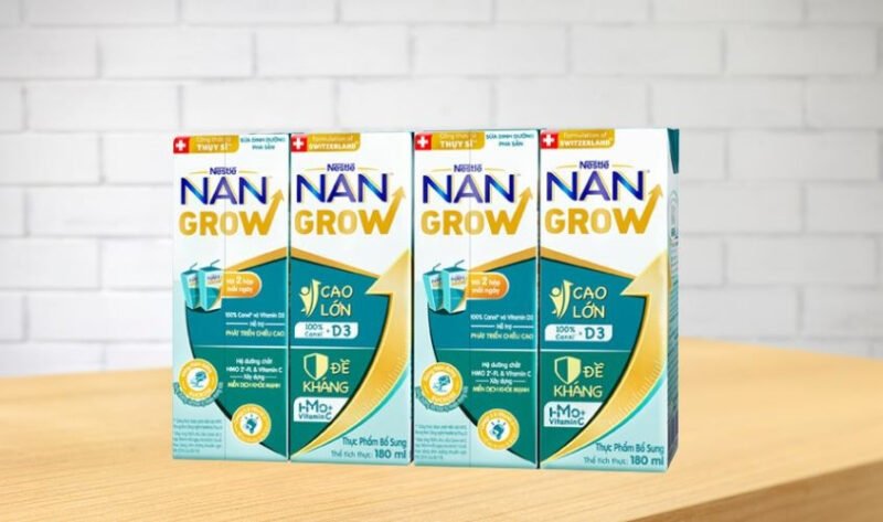 Lốc 4 hộp sữa pha sẵn Nestlé Nan Grow 180 ml (từ 1 tuổi)