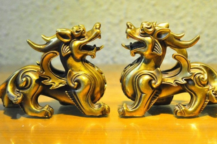 Nam 95 hợp tuổi nào và vật phẩm phong thủy cát tường