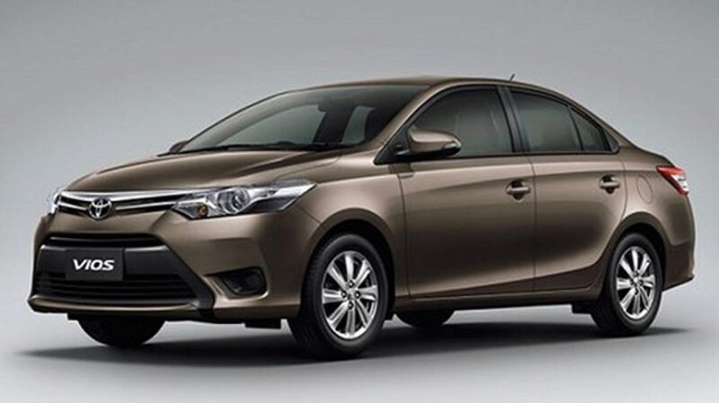 Hình ảnh một chiếc ô tô màu nâu đất, phù hợp với người tuổi Tân Hợi mệnh Thổ.