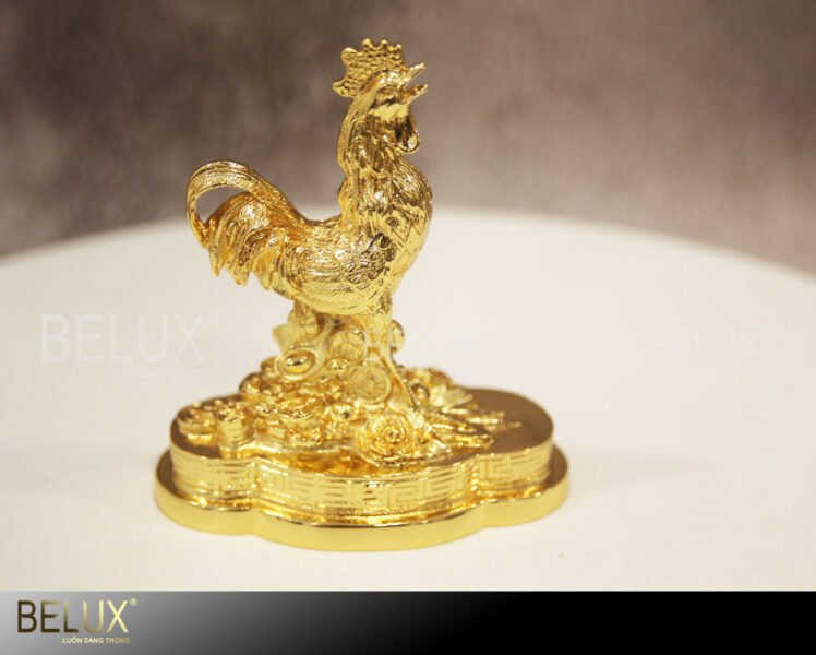 Tượng gà trống phong thủy mạ vàng sang trọng