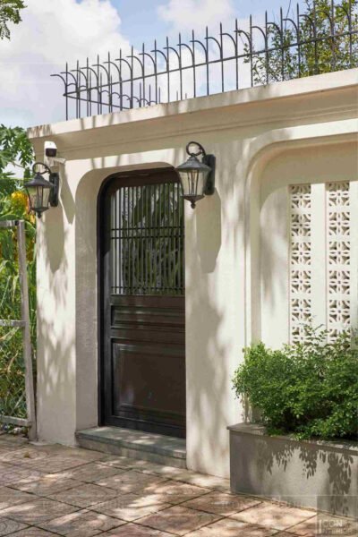 Hướng cửa chính phù hợp với nam gia chủ 1994