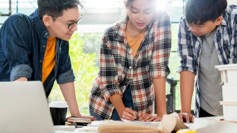 Bảo Bình sinh ngày 7/2 học cách làm việc nhóm để đạt được thành công.