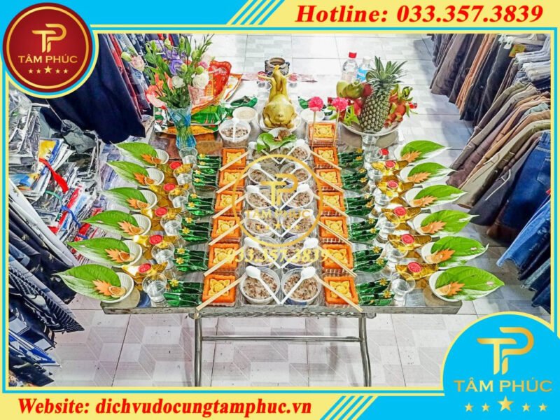 Bàn cúng căn cho bé trai đơn giản nhưng trang trọng, đúng phong tục
