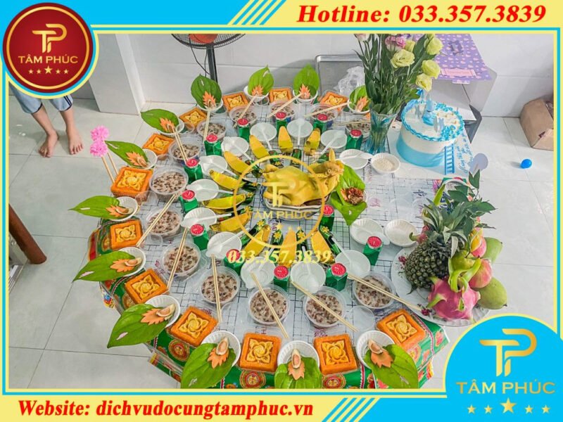 Mâm lễ vật cúng căn cho bé trai vào đúng dịp sinh nhật bé