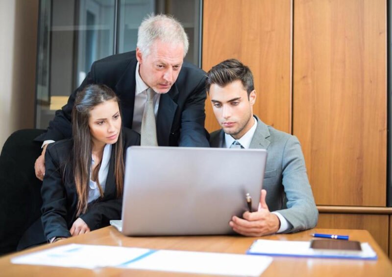 Hợp tác kinh doanh tam hợp với tuổi Tuất