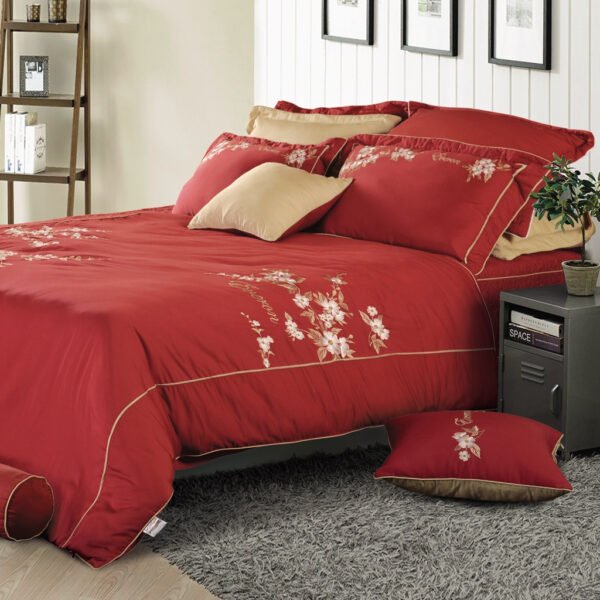 Bộ chăn ga gối màu đỏ phù hợp cho người tuổi Mậu Dần và Bính Dần