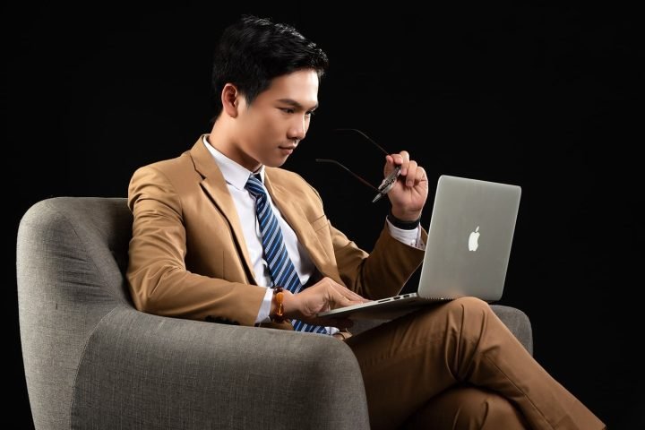 Sinh Năm 1981 Là Tuổi Con Gì? Giải Mã Vận Mệnh Người Tuổi Tân Dậu
