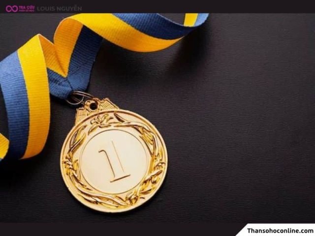 Thành công trong sự nghiệp với Sao Thai Phụ tại Quan Lộc, được trọng dụng và vinh danh