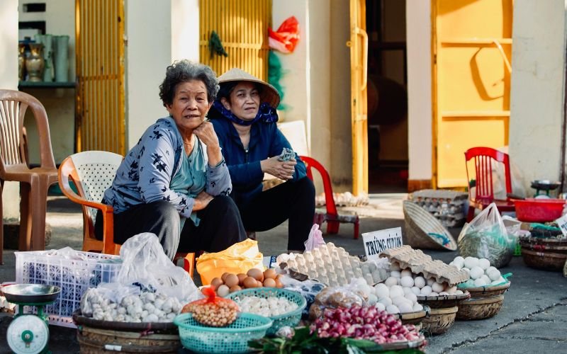 Ý Nghĩa Tinh Thần Của Văn Khấn Gia Tiên Xin Lộc Làm Ăn Trong Đời Sống Kinh Doanh