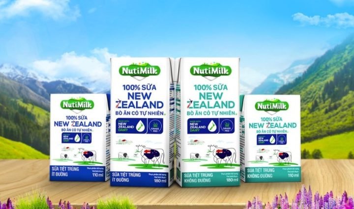 Lốc 4 hộp sữa tiệt trùng Nutimilk New Zealand ít đường 180 ml (từ 1 tuổi)