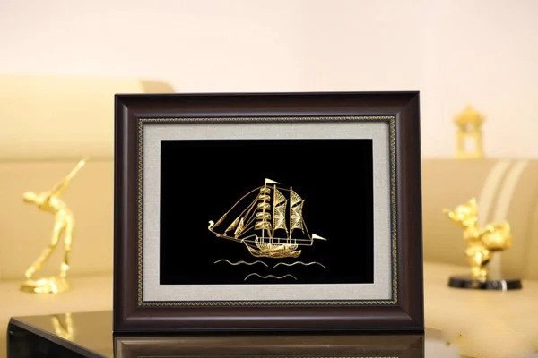 Tranh phong thủy tăng cường năng lượng tích cực cho người tuổi Lợn