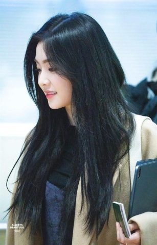 Kiểu tóc đen dài tự nhiên cho Nhân Mã