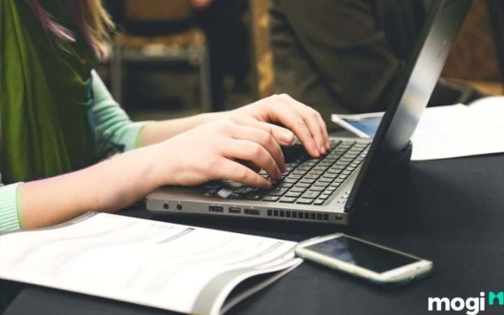 Danh vọng và sự nghiệp vững chắc của chủ mệnh Lộc Tồn trong tử vi ở cung Quan Lộc.