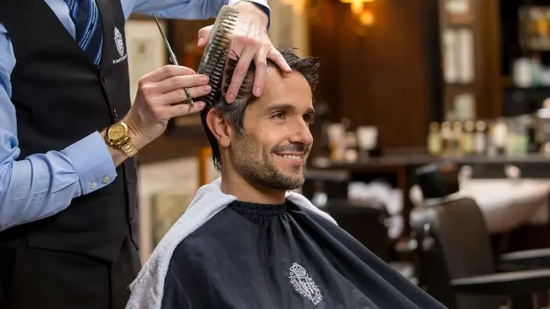 Bảng tổng hợp những ngày tốt để cắt tóc trong tháng 9 âm lịch giúp bạn thuận lợi mọi sự.