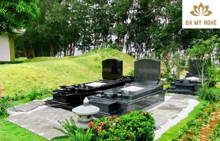 Minh họa các điều cấm kỵ cần tránh khi tiến hành xây mộ phần, đảm bảo yếu tố phong thủy và tâm linh.