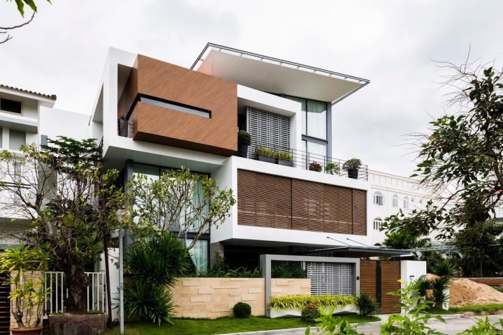 Ngôi nhà hướng Tây hiện đại đón ánh nắng ban mai, biểu trưng cho sự may mắn và thịnh vượng khi hợp tuổi gia chủ