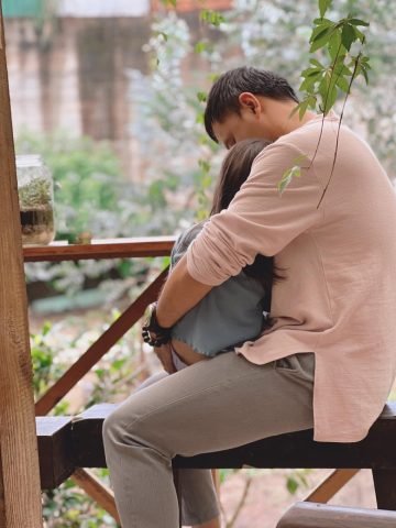 Con gái Tú Vi và Văn Anh đáng yêu. Hình ảnh đời thường của Tú Vi sinh năm bao nhiêu.