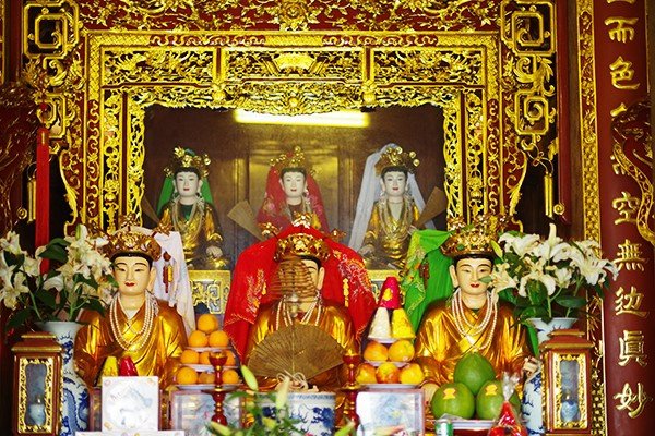 Cách bài trí Tam tòa Thánh Mẫu trong một không gian thờ cúng