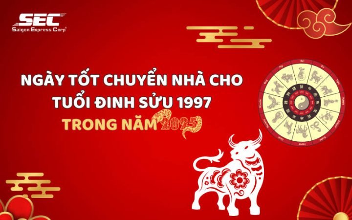 Gia đình tuổi Đinh Sửu đang xem lịch vạn niên để tìm ngày tốt chuyển nhà năm 2024