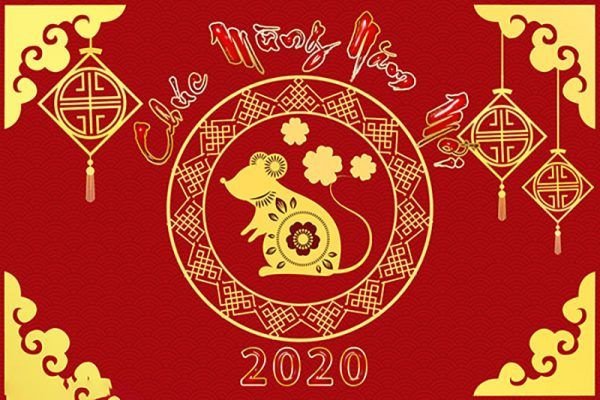 Một người đàn ông xem lịch vạn niên để tìm ngày tốt khai trương cho tuổi Giáp Tý