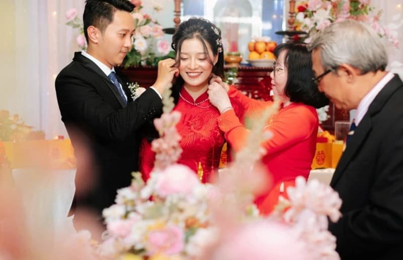 nữ sinh năm 2008 Mậu Tý cần đặc biệt cẩn trọng và nên tránh kết hôn với những nam mạng thuộc tuổi Tân Mão và Quý Mão