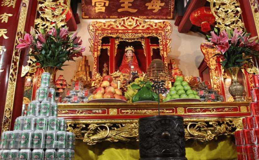 Tượng Mẫu Liễu Hạnh uy nghi trong điện thờ