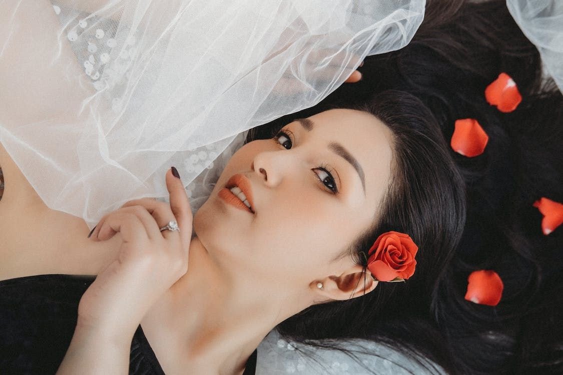 Tướng vượng phu ích tử mặt tròn phúc hậu, lông mày lá liễu, mũi cao thẳng