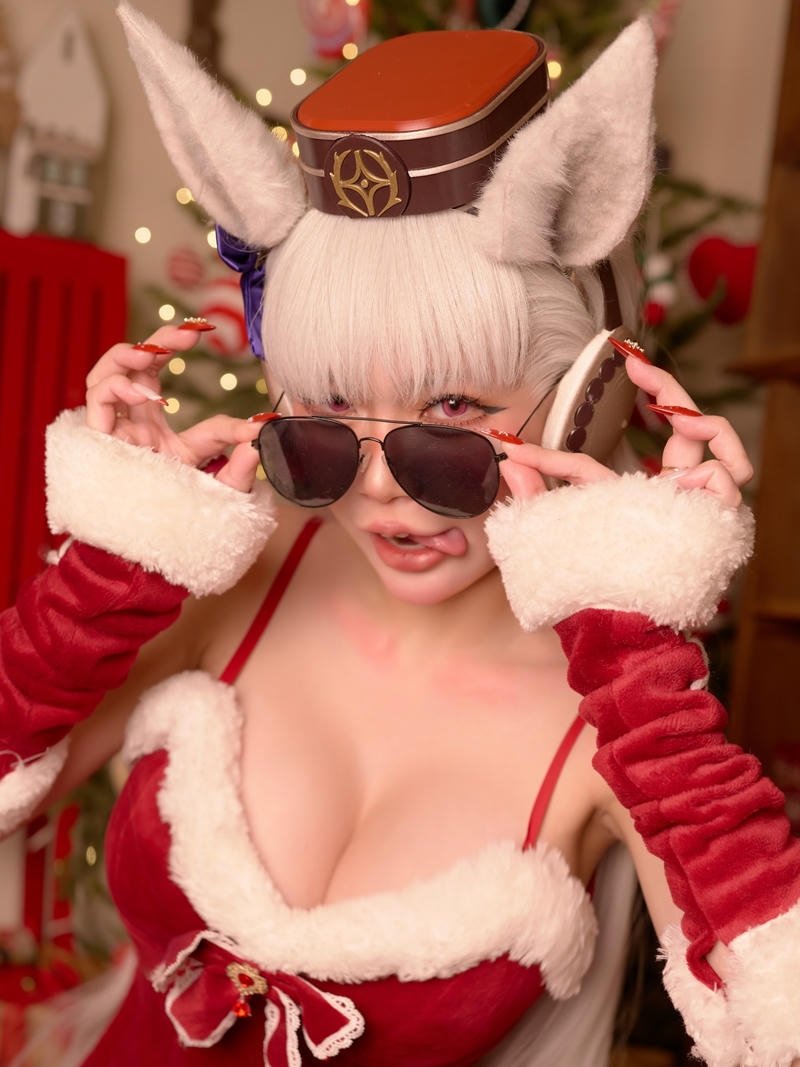 Ảnh Zinie Quỳnh cosplay hấp dẫn