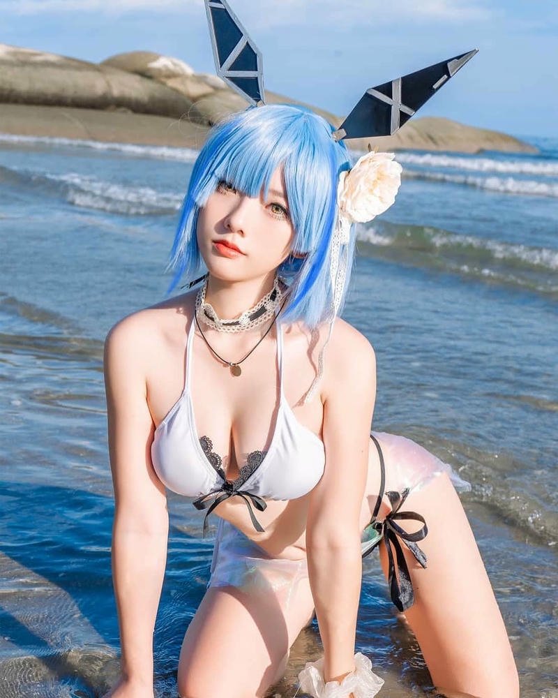 Ảnh gái xinh cosplay mặc bikini nứng tình