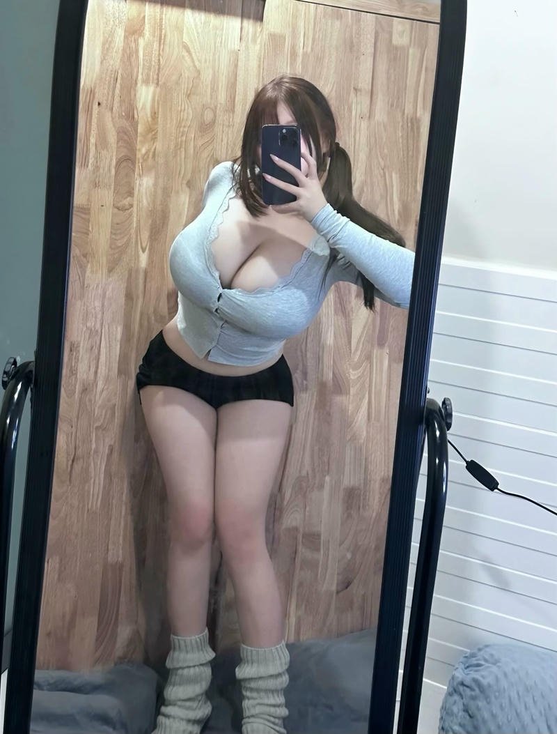 Hình Pi Tiên body bốc lửa