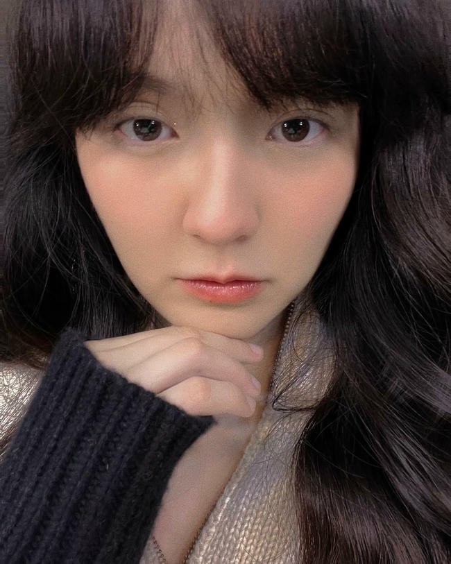 Hình nude Hải Tú thon thả mịn màng