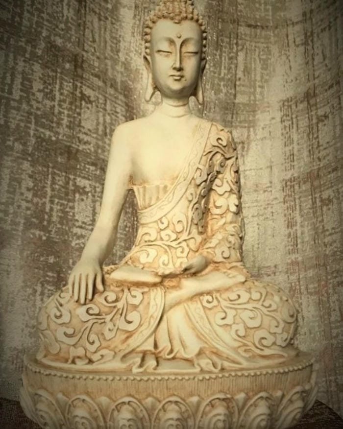 ảnh Phật dưới cây bồ đề Ấn Độ