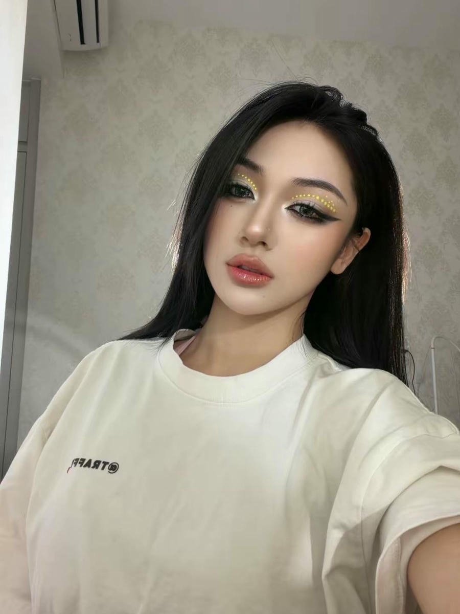 ảnh Trần Hà Linh ánh sáng đẹp