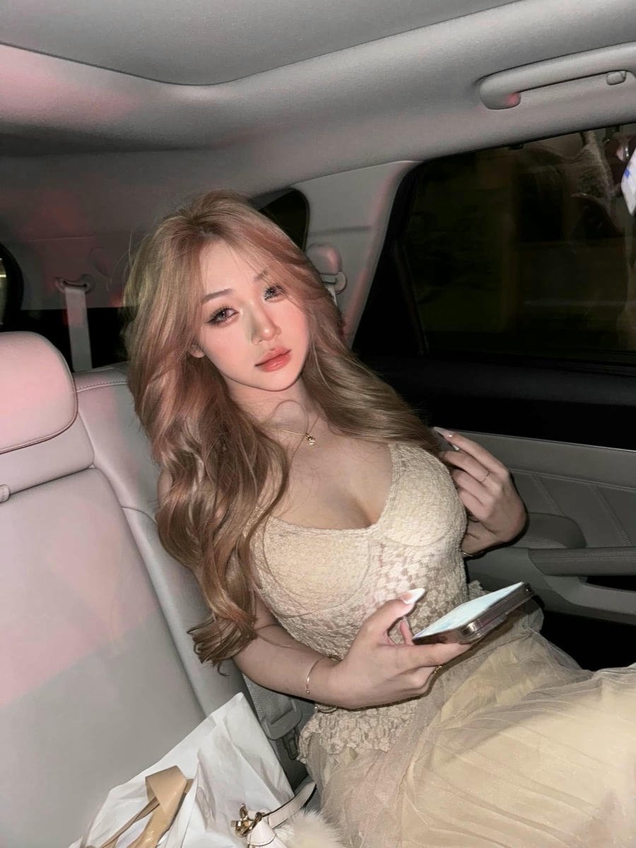 ảnh Trần Hà Linh đẹp tự nhiên