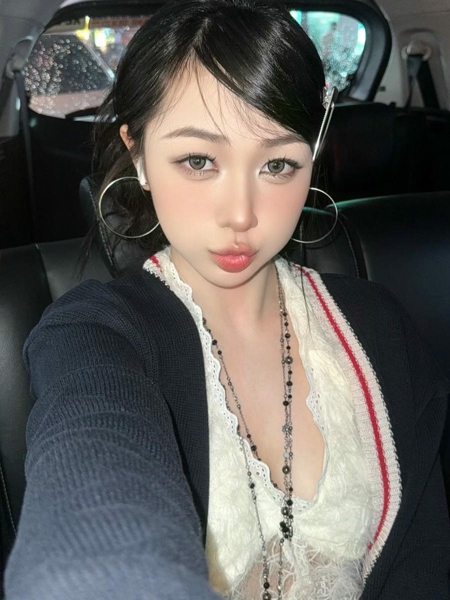 ảnh Trần Hà Linh dịu dàng