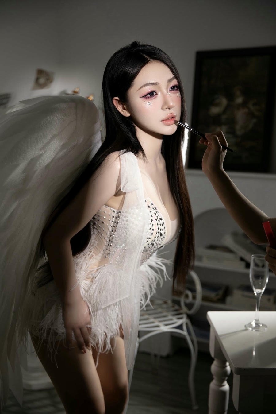 ảnh Trần Hà Linh phong thái tự nhiên