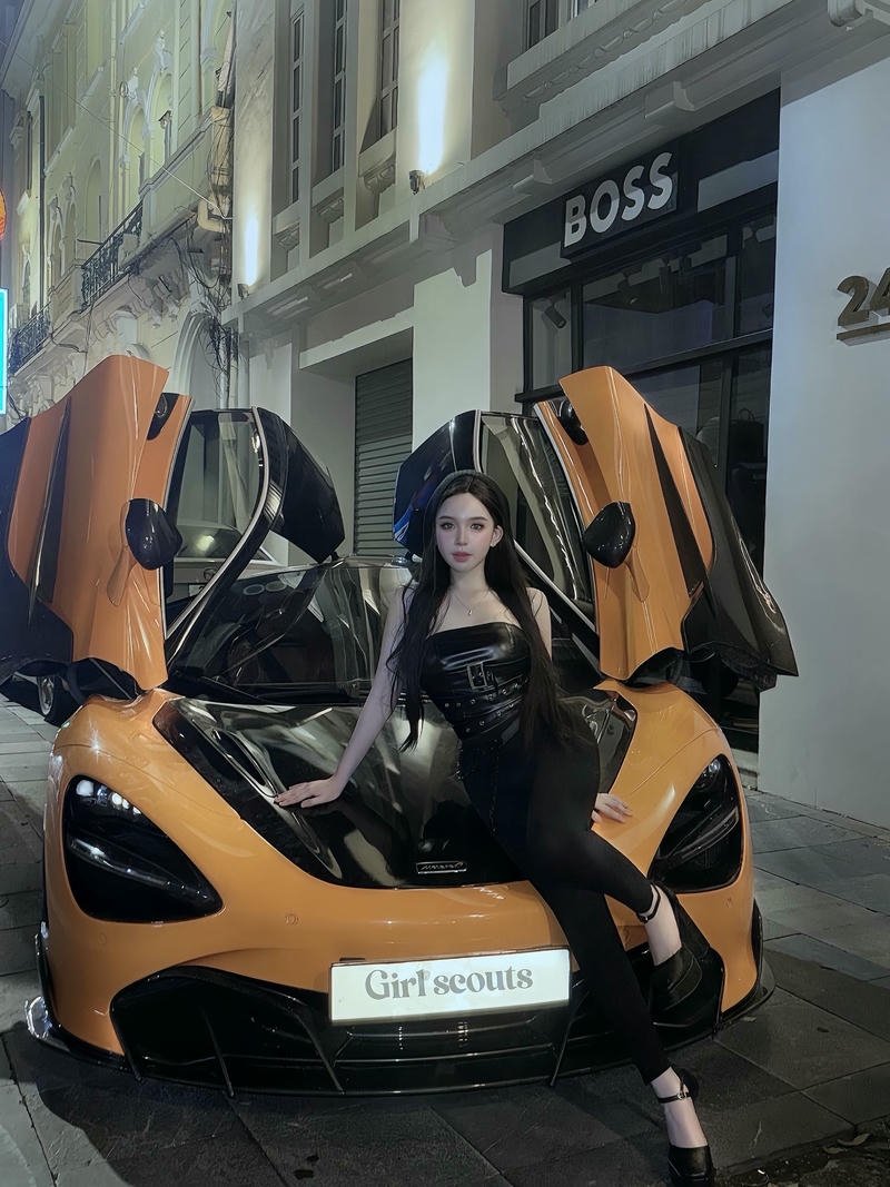 ảnh trần huyền châu đẹp sáng rực