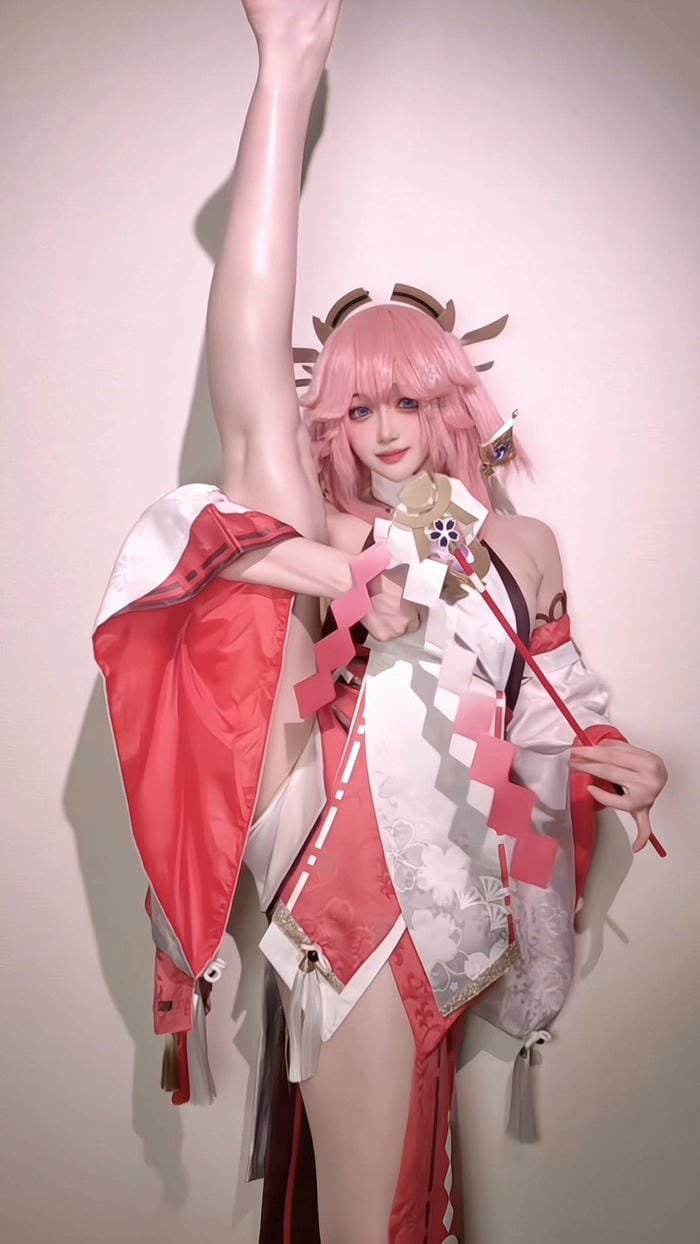 cosplay anime tóc hồng