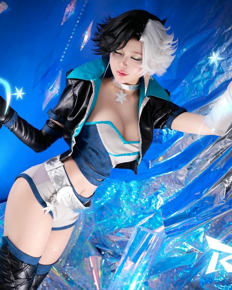 cosplayer Zinie Quỳnh ảnh sáng tạo