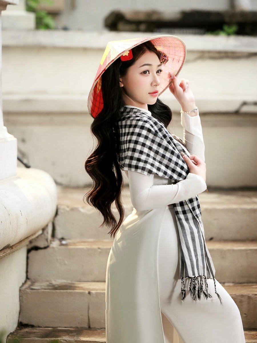 hình ảnh Trần Hà Linh cá tính