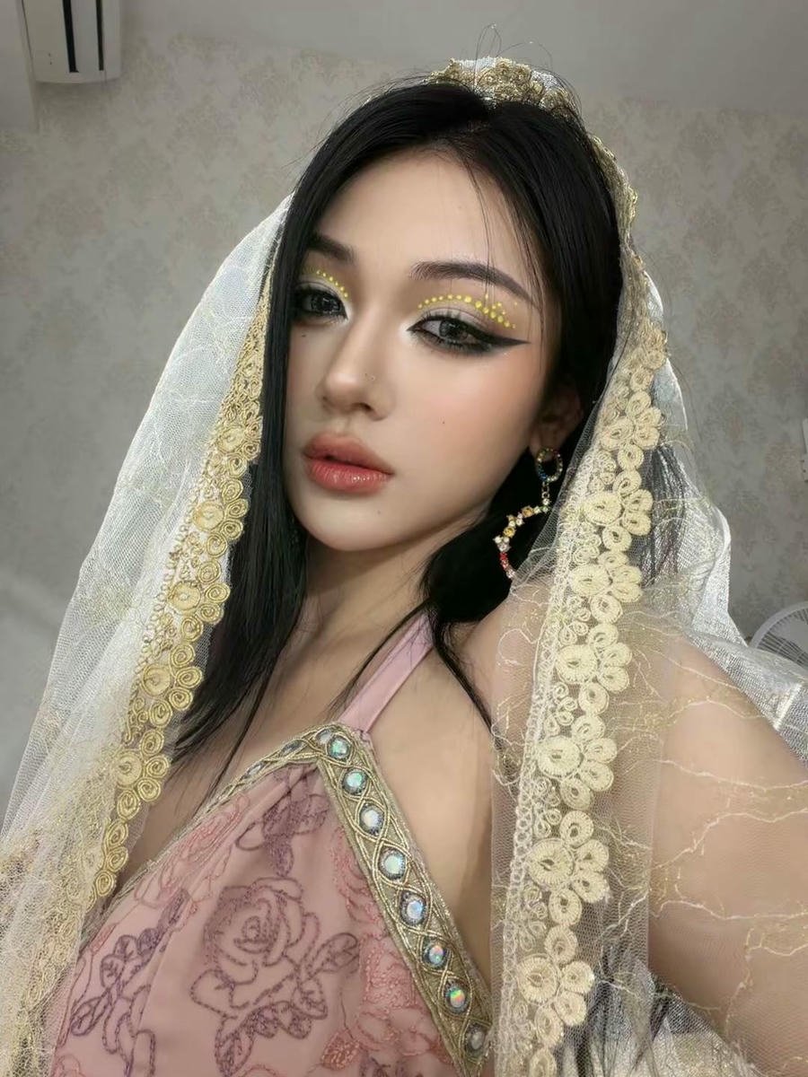 hình ảnh Trần Hà Linh nhẹ nhàng